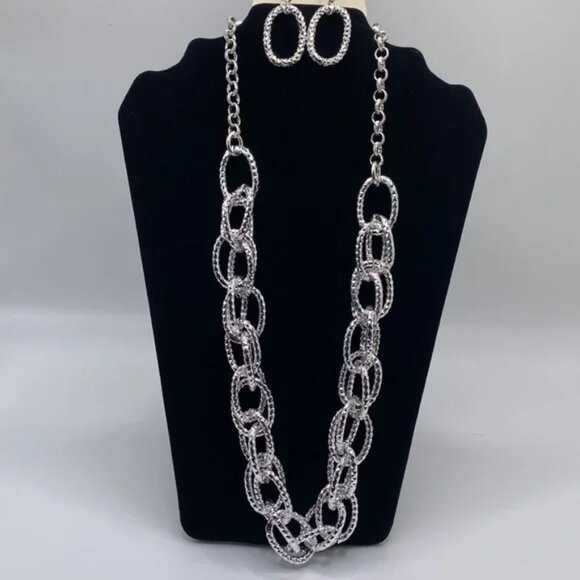 HOPE COLLECTION SILVER NECKLACE & EARRING SET CLASP CLOSURE ROUND SILVER LINKS - Picture 2 of 5